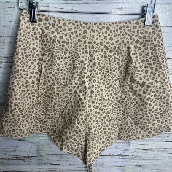 Charlie holiday short leopard print  lace up size small - Picture 4 of 6
